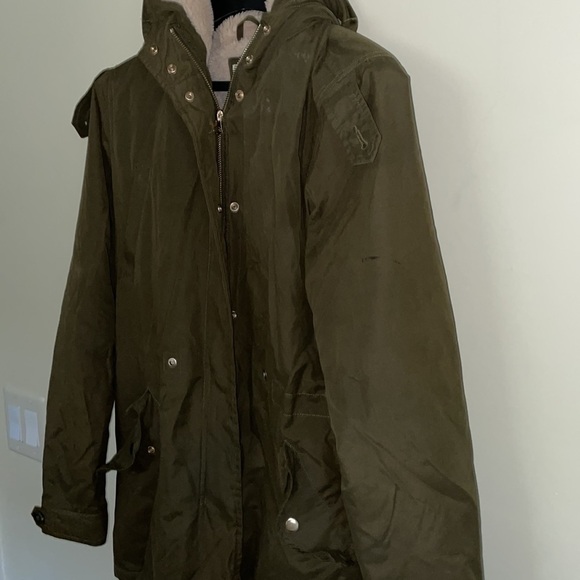Forever 21 green army jacket. Size small - Picture 3 of 9